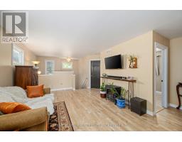 76 JUNO DRIVE - 3