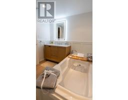 226 RAINBOW AVENUE - 23