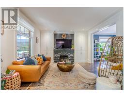 20 ELMWOOD AVENUE E - 11