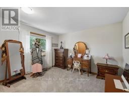 23 LYNNGATE GROVE - 13