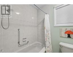 23 LYNNGATE GROVE - 15