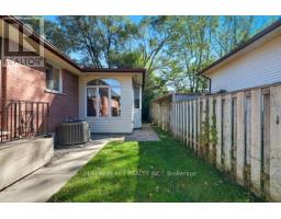 23 LYNNGATE GROVE - 42