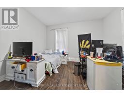 194 CROMWELL STREET - 13