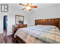 368 KENMORE PLACE - 24