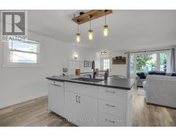 15 MOHEGAN CRESCENT - 12