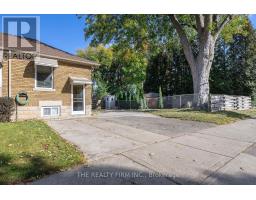 17 MAUD STREET - 27