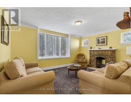 17 MAUD STREET - 7