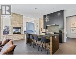 649 VALLEYSTREAM WALK - 14