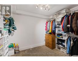 649 VALLEYSTREAM WALK - 38