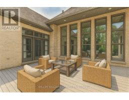 649 VALLEYSTREAM WALK - 40