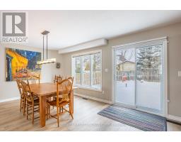 32 STONE FIELD LANE - 24