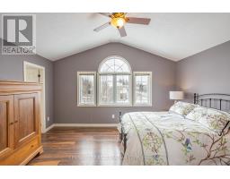32 STONE FIELD LANE - 31
