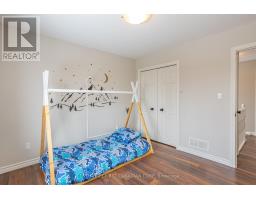 32 STONE FIELD LANE - 40