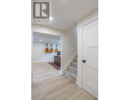32 STONE FIELD LANE - 41