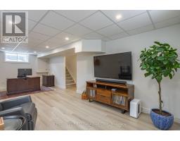 32 STONE FIELD LANE - 43