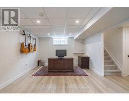 32 STONE FIELD LANE - 44