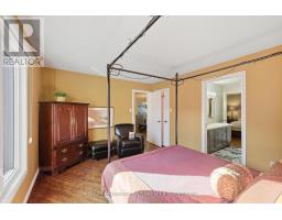 56 - 50 FIDDLERS GREEN ROAD - 29