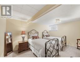 56 - 50 FIDDLERS GREEN ROAD - 36