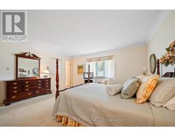 27 - 93 PINE VALLEY GATE - 17
