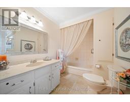 27 - 93 PINE VALLEY GATE - 18