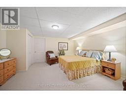 27 - 93 PINE VALLEY GATE - 31