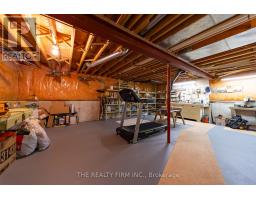 27 - 93 PINE VALLEY GATE - 35