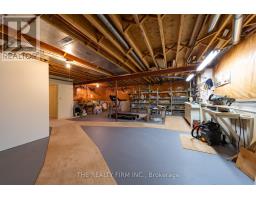 27 - 93 PINE VALLEY GATE - 37