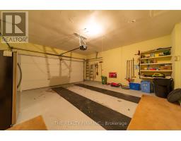 27 - 93 PINE VALLEY GATE - 38