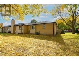 27 - 93 PINE VALLEY GATE - 39