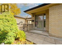 27 - 93 PINE VALLEY GATE - 5