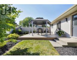 999 FARNHAM ROAD - 41