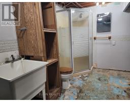 10 VINEDEN DRIVE - 16