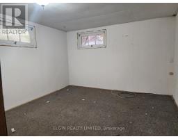 10 VINEDEN DRIVE - 18