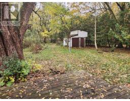 10 VINEDEN DRIVE - 22