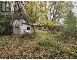10 VINEDEN DRIVE - 24