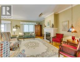 34 - 30 DOON DRIVE - 8