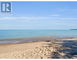 3692 BEVERLY GLEN - 42