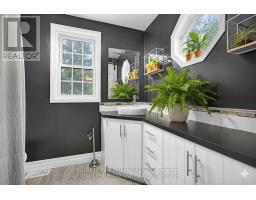 87 IROQUOIS AVENUE - 22