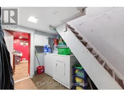 20 BARRINGTON AVENUE - 33