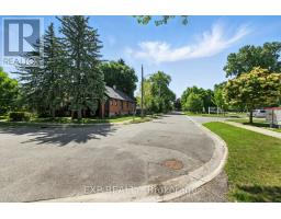 20 BARRINGTON AVENUE - 6