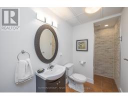 11 - 1337 COMMISSIONERS ROAD W - 33