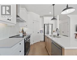 17 - 147 SCOTTS DRIVE - 16