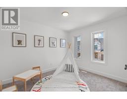 17 - 147 SCOTTS DRIVE - 27