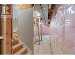 17 - 147 SCOTTS DRIVE - 38