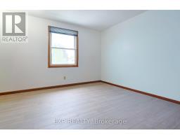 164 AUGUSTA CRESCENT - 21