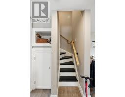 636 QUEENS AVENUE - 22