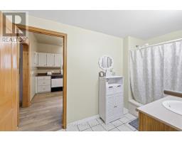 30 VICTORIA STREET N - 17