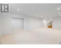 126 FRASER CRESCENT - 32