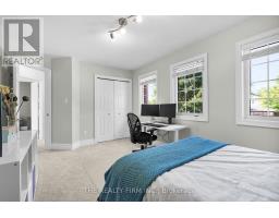 581 CLEARWATER CRESCENT - 22