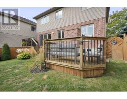 581 CLEARWATER CRESCENT - 38